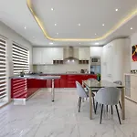 The Marylou Penthouse L-Imgarr