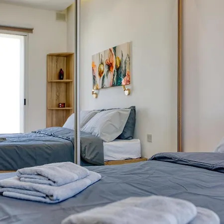 The Marylou Penthouse Daire