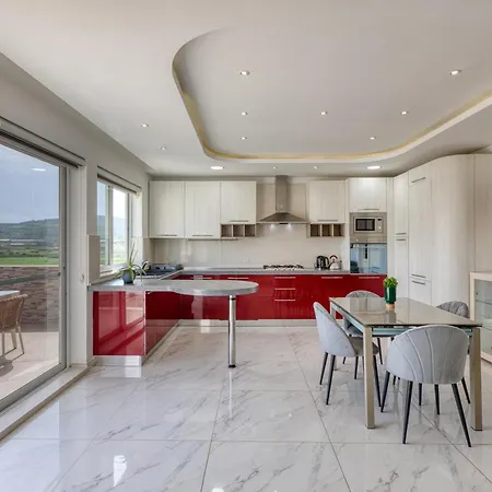 The Marylou Penthouse Apartmán