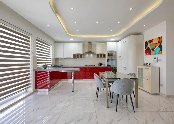 The Marylou Penthouse L-Imgarr