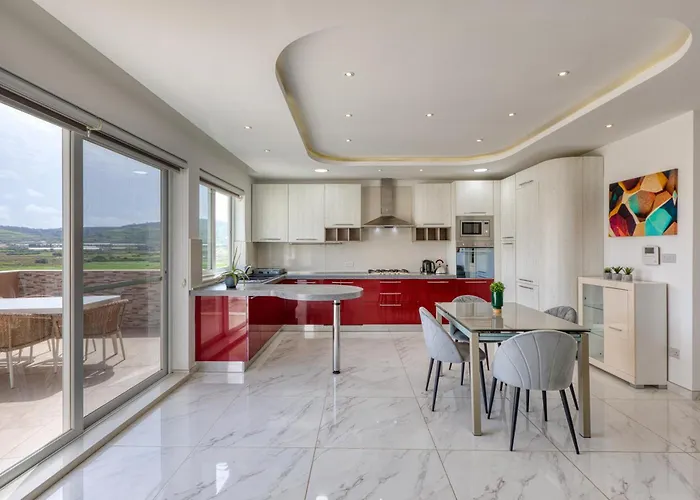 The Marylou Penthouse Apartament