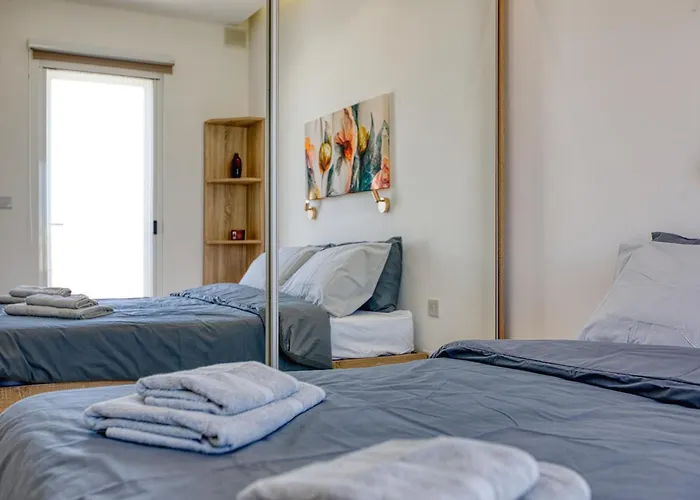 The Marylou Penthouse Apartament